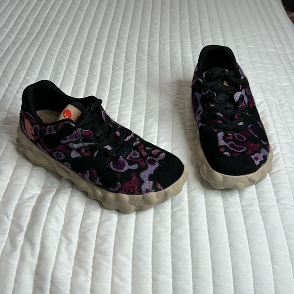 UIN Women's Sneakers in Black and Purple Pattern - Picture 1 of 8